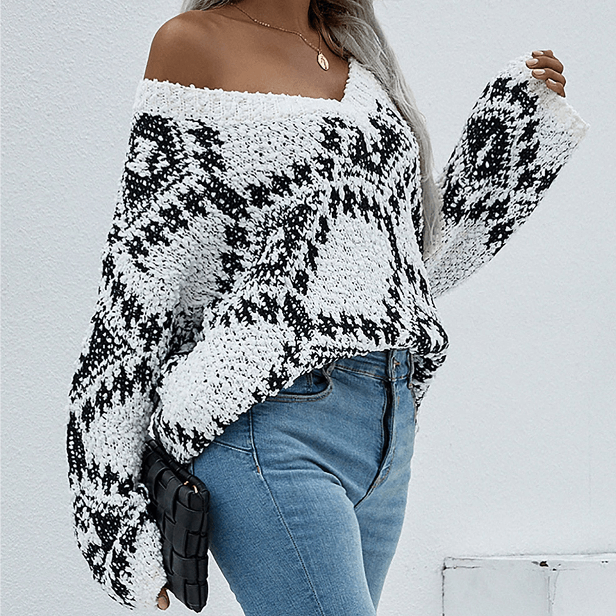 V-Neck Contrast Knit Pullover Sweater